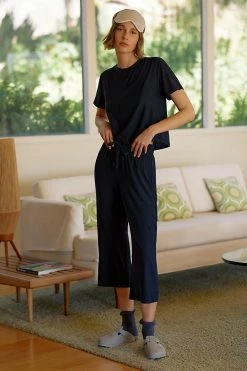 Deals 🥰 Beyond Yoga Cropped Lounge Pants DARKEST NIGHT ✨