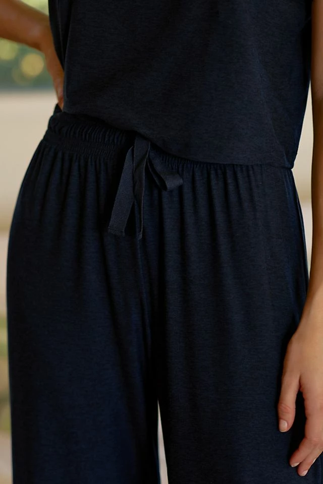 Beyond Yoga Cropped Lounge Pants Deals ???? Beyond Yoga Cropped Lounge Pants DARKEST NIGHT ✨ -PAIGE-shop unnamed file 1029