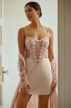 Wholesale 🎉 Flora Nikrooz Embroidered Lace Robe PINK 🎁