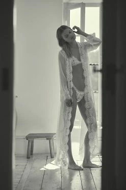 Flash Sale 🔔 Homebodii Helena Lace Robe IVORY 🔔