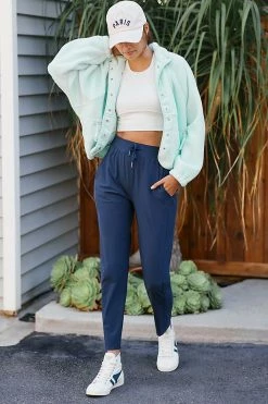 Outlet ???? Sweaty Betty Explorer Pants NAVY ????