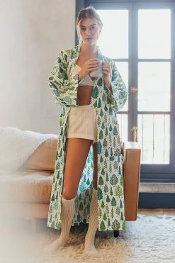 Budget 🌟 Printfresh Long-Sleeve Trees Robe WHITE ✨